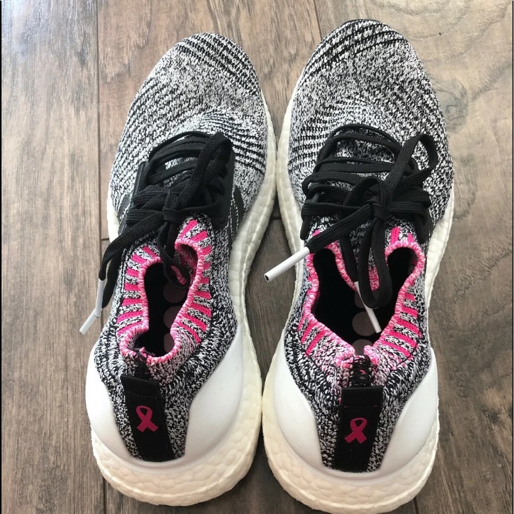 ADIDAS ULTRA BOOST RUNNING SNEAKERS SIZE 7 - Picture 2 of 4
